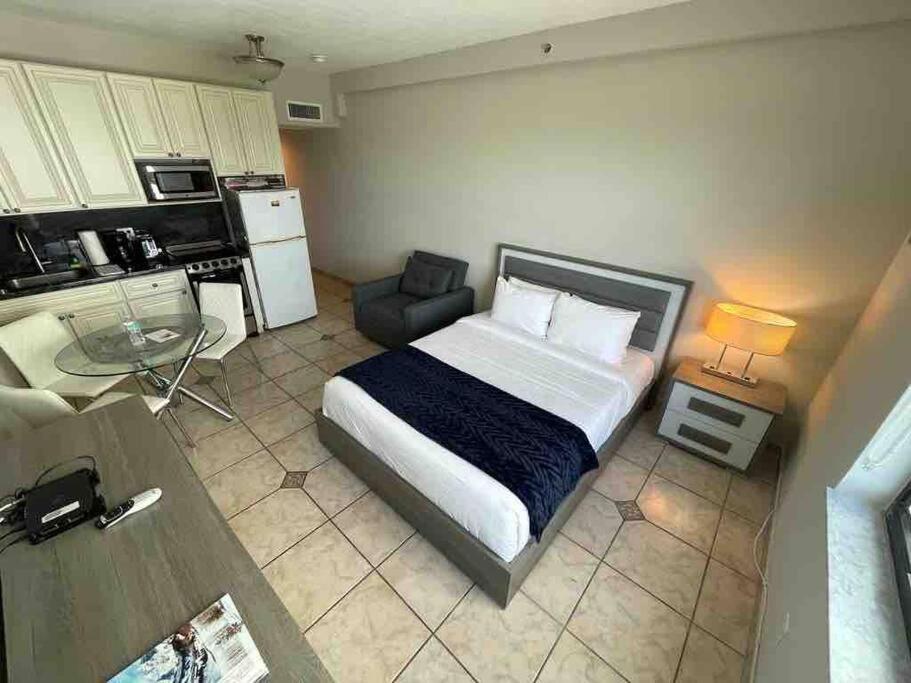 Chic Ocean Front Studio! Appartement Miami Beach Buitenkant foto