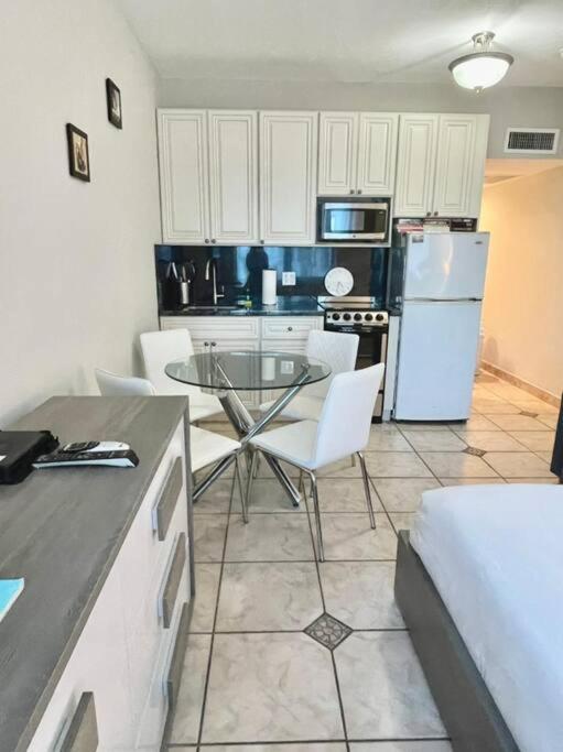 Chic Ocean Front Studio! Appartement Miami Beach Buitenkant foto