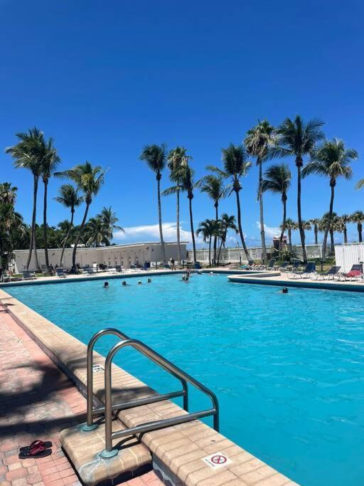 Chic Ocean Front Studio! Appartement Miami Beach Buitenkant foto